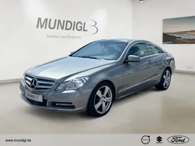 Gebraucht Mercedes E220 170 PS (125 kW) 2011 Silber Coupé