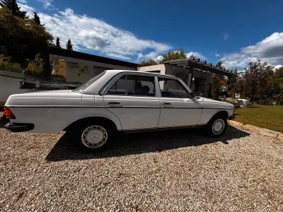 Gebraucht Mercedes 230 1983 Weiß Limousine