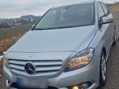Usata Mercedes B200 Edition 1 136 CV (100 kW) 2013 Grigio Monovolume