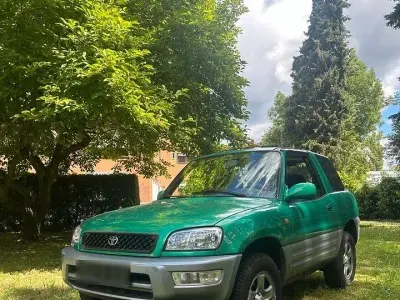 Gebraucht Toyota RAV4 130 PS (95 kW) 1998 Grün SUV