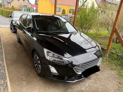 Gebraucht Ford Focus Cool & Connect 125 PS (91 kW) 2019 Schwarz Limousine