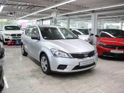 Gebraucht Kia Ceed Sportswagon LX 90 PS (66 kW) 2011 Silber Kombi