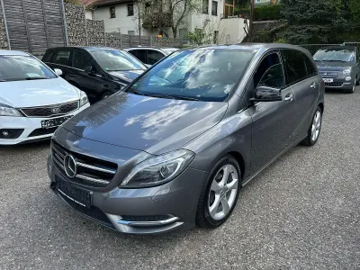 Gebraucht Mercedes B200 136 PS (100 kW) 2014 Grau Van / Kleinbus