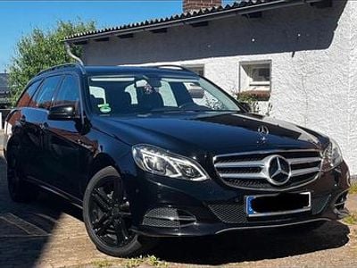 Schwarz Gebraucht 2015 Mercedes E220 Edition Kombi | 13.900 € (Fairer Preis)
