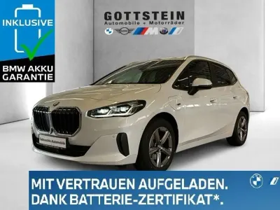 Gebraucht BMW 225 Active Tourer 245 PS (180 kW) 2023 Weiß Van / Kleinbus
