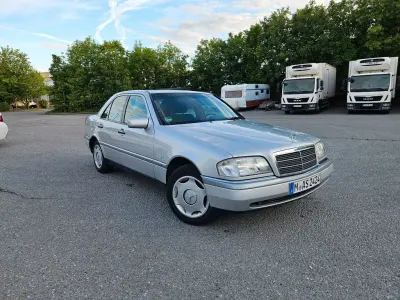 Gebraucht Mercedes C180 Elegance 122 PS (89 kW) 1996 Silber Limousine