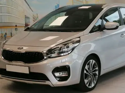 Gebraucht Kia Carens Spirit 141 PS (103 kW) 2016 Silber Van / Kleinbus