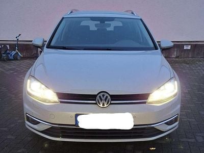 Gebraucht VW Golf VII 116 PS (85 kW) 2017 Weiß Kombi