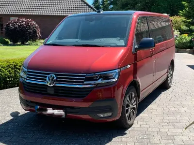 Gebraucht VW Multivan 204 PS (150 kW) 2021 Rot Van / Kleinbus