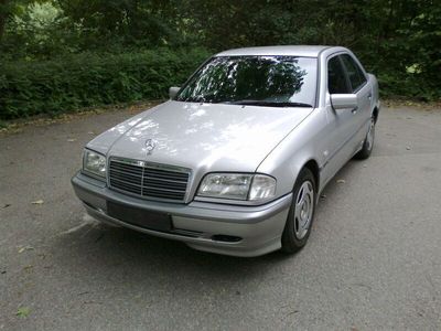 Mercedes C180