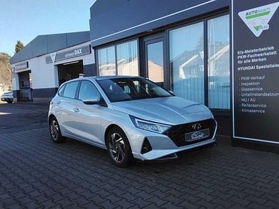 Gebraucht Hyundai i20 101 PS (74 kW) 2022 Silber Kleinwagen