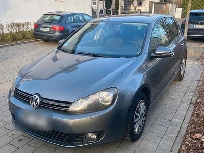 Gebraucht VW Golf VII Highline 105 PS (77 kW) 2012 Grau Limousine