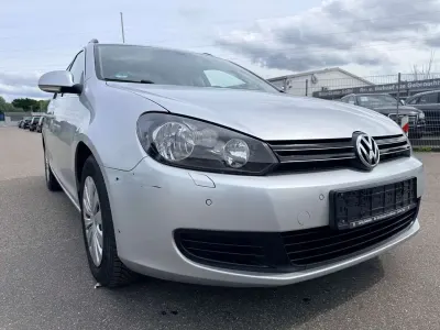 Gebraucht VW Golf VI Comfortline 105 PS (77 kW) 2011 Reflexsilber Kleinwagen