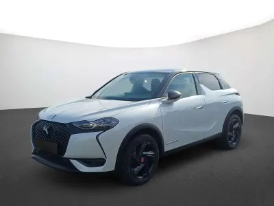 Gebraucht DS Automobiles DS3 Performance Line Plus 131 PS (96 kW) 2023 Farbe weiss perle perlmutt/typ Kleinwagen