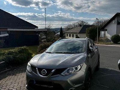 Gebraucht Nissan Qashqai 117 PS (86 kW) 2014 Grau SUV