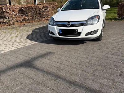 Gebraucht Opel Astra 110 PS (80 kW) 2010 Weiß Kombi