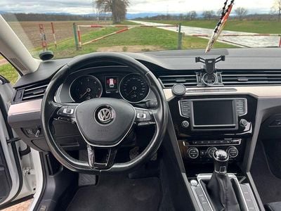 Gebraucht VW Passat Highline 150 PS (110 kW) 2016 Weiß Kombi