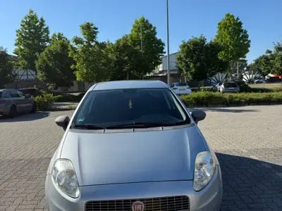 Gebraucht Fiat Grande Punto Dynamic 77 PS (56 kW) 2009 Silber Kleinwagen