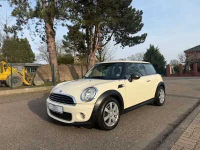 Używany Mini Cooper 120 KM (88 kW) 2009 Biały Hatchback