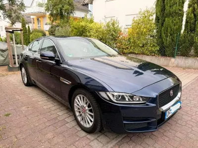 Gebraucht Jaguar XE Prestige 163 PS (119 kW) 2018 Blau Limousine