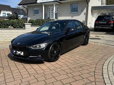 Gebraucht BMW 320 Sport Line 184 PS (135 kW) 2012 Schwarz Limousine