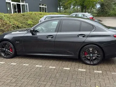 Używany BMW 330e M Sport 292 KM (214 kW) 2021 Czarny Sedan/Limuzyna
