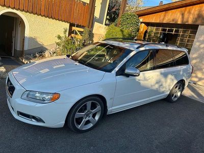Usado Volvo V70 R-Design 276 HP (202 kW) 2010 Branco Carrinha