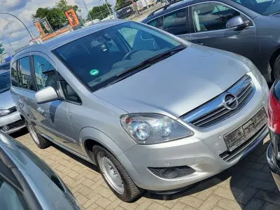 Gebraucht Opel Zafira Family 125 PS (91 kW) 2011 Silber Van / Kleinbus