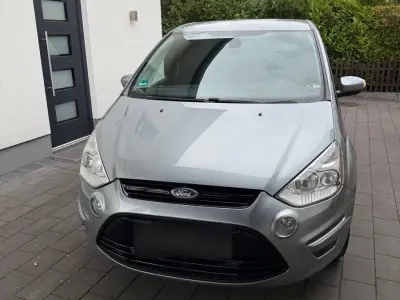Gebraucht Ford S-MAX Titanium 140 PS (102 kW) 2011 Silber Van / Kleinbus