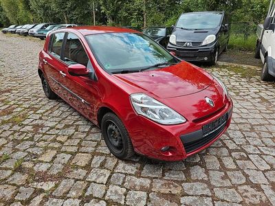 Gebraucht Renault Clio III 75 PS (55 kW) 2010 Rot Limousine