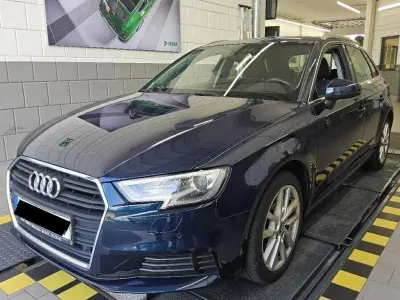 Gebraucht Audi A3 Basis 150 PS (110 kW) 2018 Blau Limousine