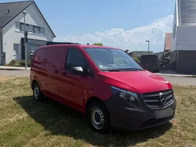 Gebraucht Mercedes Vito 114 PS (83 kW) 2016 Rot Van