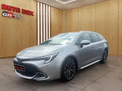 Gebraucht Toyota Corolla Team 196 PS (144 kW) 2023 Shimmering silver Kombi