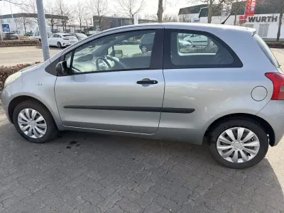 Gebraucht Toyota Yaris Sol 87 PS (63 kW) 2006 Grau Limousine
