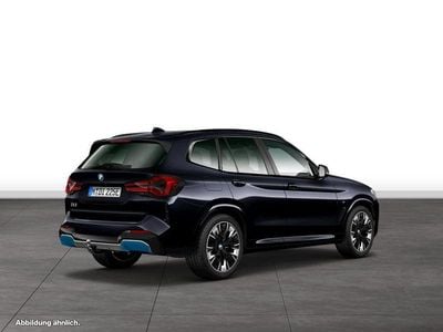 Carbonschwarz metallic Gebraucht 2025 BMW iX3 M Sport SUV | 59.124 €