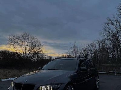 Gebraucht BMW 320 163 PS (119 kW) 2007 Grau Kombi