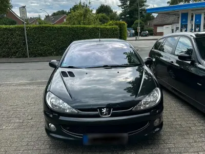 Gebraucht Peugeot 206 CC 109 PS (80 kW) 2003 Schwarz Cabrio