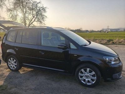 Gebraucht VW Touran Life 140 PS (102 kW) 2013 Schwarz Van / Kleinbus