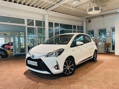 Weiß Gebraucht 2018 Toyota Yaris Hybrid Team Limousine | 10.750 € (Guter Preis)