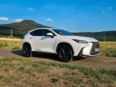 Gebraucht Lexus NX350h 243 PS (178 kW) 2023 Weiß SUV