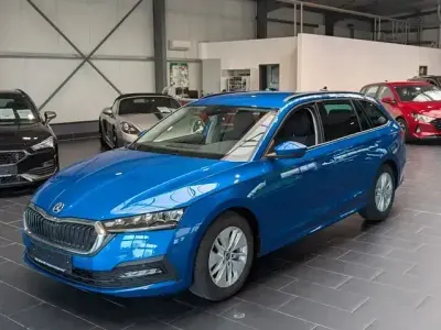 Gebraucht Skoda Octavia Ambition 150 PS (110 kW) 2024 Blau Kombi