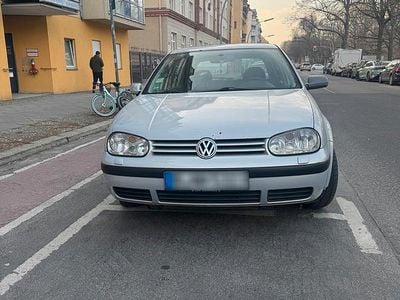 Gebraucht VW Golf IV 105 PS (77 kW) 2000 Silber Kleinwagen