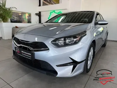 Gebraucht Kia Ceed 140 PS (102 kW) 2024 Silber Kleinwagen
