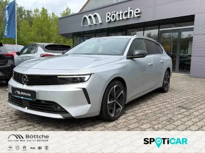 Używany Opel Astra Elegance 131 KM (96 kW) 2022 Srebrny Hatchback