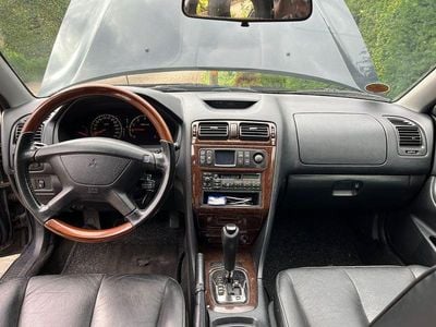 Mitsubishi Galant