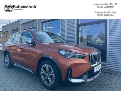 Używany BMW X1 xLine 245 KM (180 kW) 2023 Pomarańczowy SUV