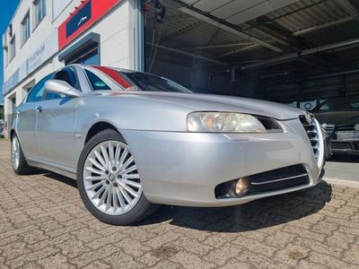 Alfa Romeo 166