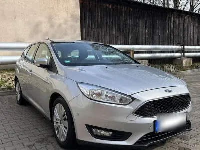Gebraucht Ford Focus Titanium 120 PS (88 kW) 2017 Grau Kombi