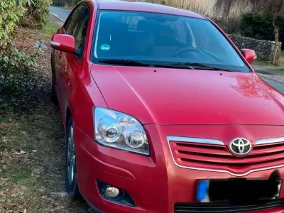 Gebraucht Toyota Avensis 129 PS (94 kW) 2008 Rot Limousine