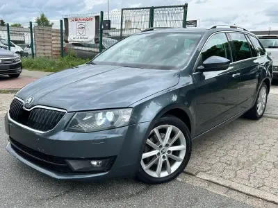 Gebraucht Skoda Octavia Elegance 150 PS (110 kW) 2015 Grau Kombi